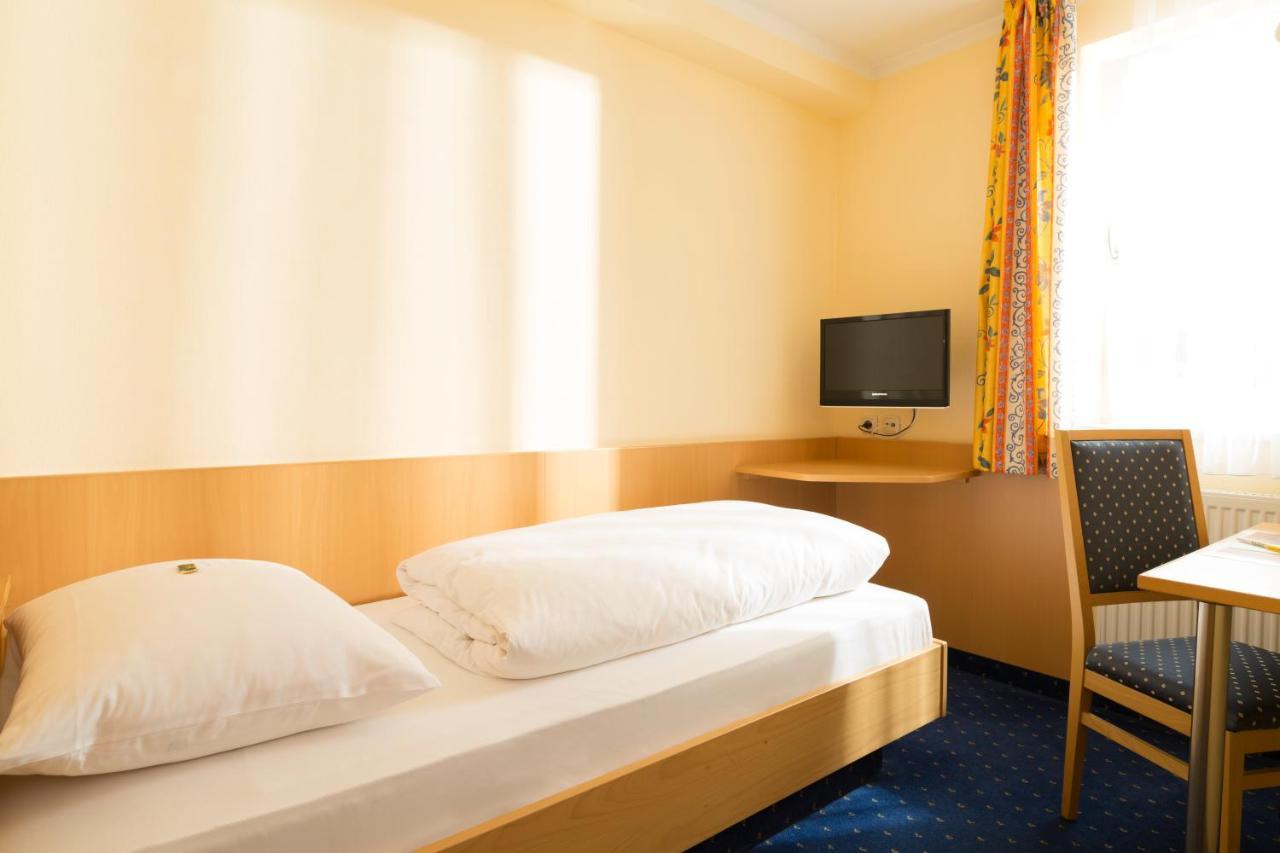 Landhotel Huberhof Allershausen Dış mekan fotoğraf